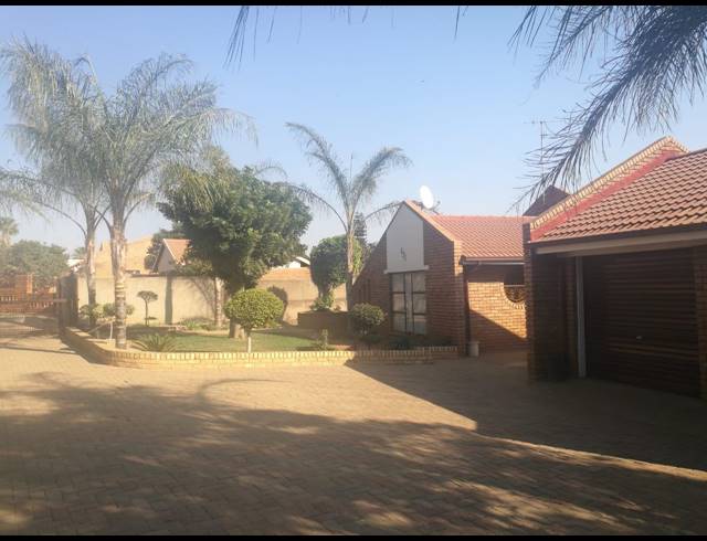 4 BEDROOM HOUSE SOLD IN SOSHANGUVE DD